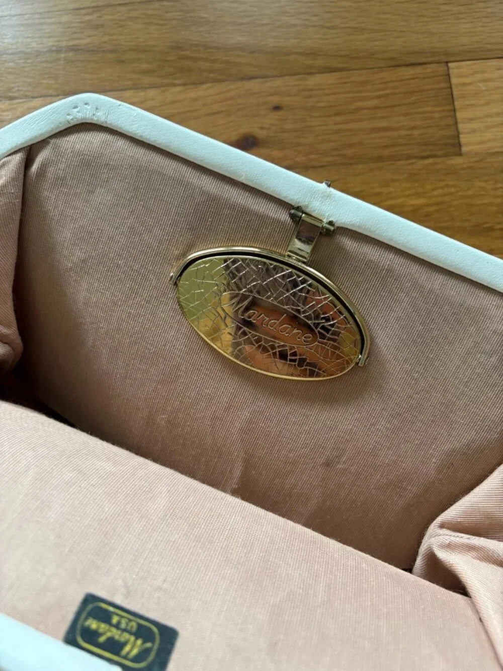 Vintage White Mardane Clutch Purse Chain Strap Shoulder Bag Gold Tone Mirror Wed